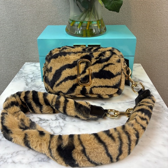 NWT Rare Marc Jacobs Faux Fur Natural Black Tiger Shoulder Bag - Retail $375